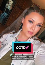 Jennifer Hauk's Instagram, Twitter & Facebook