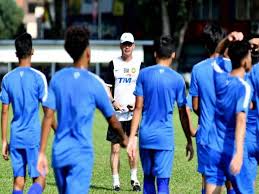 © republika/israr itah siaran sepak bola di televisi (ilustrasi). Skuad B 19 Diuji Dalam Dua Perlawanan