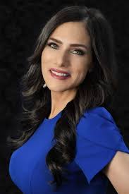 Erin Logan's Instagram, Twitter & Facebook