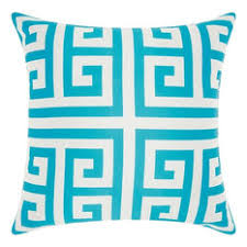 With the right patio pillows, you can evoke a feeling of comfort and style, making your deck, patio or front porch the place to sit back and relax. 50 Most Popular Outdoor Cushions And Pillows For 2021 Houzz