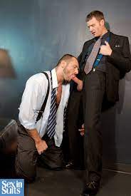 SexInSuits.com