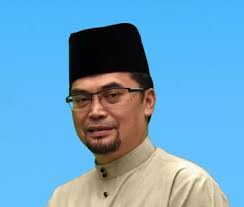 Jadual waktu solat bagi kawasan shah alam, gombak, hulu selangor, rawang, hulu langat, sepang, petaling dan kawasan² yang sewaktu dengannya. Jais Benar Solat Jumaat Fardhu Lima Waktu Di Tiga Daerah Utusan Digital
