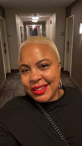 🖤 𝑱𝒐𝒖𝒓𝒏𝒆𝒚 𝑩𝒆𝒉𝒊𝒏𝒅 𝒕𝒉𝒆 𝑩𝒖𝒔𝒊𝒏𝒆𝒔𝒔 𝑺𝒆𝒓𝒊𝒆𝒔 💜  Episode 145: The Journey Behind the Business with Danielle Flowers In this  episode, I am talking to Danielle Flowers is a brand photographer who  specializes