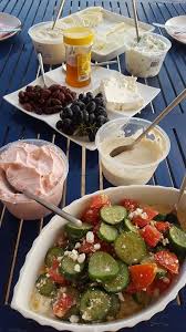 Bauernsalat A La Kreta Rezepte Lebensmittel Essen Portionen