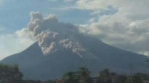 At 2460m it is the highest of the area and likely the hardest to climb. Gunung Sinabung Erupsi Semburkan Abu 500 Meter Bnpd Beri Imbauan Berikut Deretan Faktanya Tribunnewsmaker Com