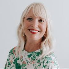 Sarah Roos-Essl (handfulofroses)