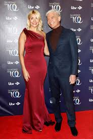 Holly willoughby has wowed fans with a gorgeous selfie taken shortly before the dancing on ice final. Holly Willoughby Dancing On Ice Launch Event In London 12 18 2018 Celebmafia