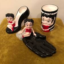 Here are some smart tips for decorating a bathroom on a budget. Other Betty Boop Bathroom Set Used Poshmark