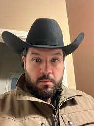 Kjøpte min første cowboyhatt til en venns bryllup. Jeg digger den nok til å  bruke den ofte. Cody James 10x. : r/CowboyHats