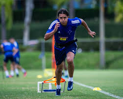 Marcelo moreno oficializou a volta à raposa tirando o casaco na coletiva e exibindo nada menos que a camisa 9 do time pintada no corpo. Marcelo Moreno Admite Inseguranca E Cobra Mudanca De Chave No Cruzeiro Gazeta Esportiva