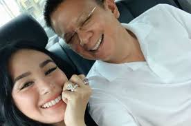 She is married to filipino politician francis. Heart Evangelista Posts Sweet Birthday Message For Chiz Escudero You Have Made This World A Better Place Showbiz Chika