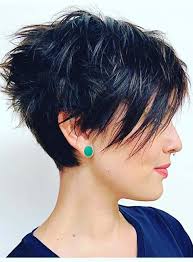 The razor should be used to slice the hair in short motions across the length of the comb, also at about a 45 degree angle. Pin On Short Haircuts