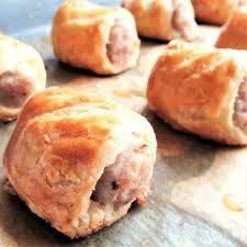 Sausage rolls made from homemade pork sausage mixed with sage onions and baked into buttery pastry. Puff Pastry Sausage Rolls So Easy Feast Glorious Feast