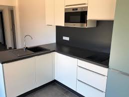 cuisine equipee sur mesure color laque blanc et laque misty blue cuisine equipee moderne cuisine equipee amenagement cuisine