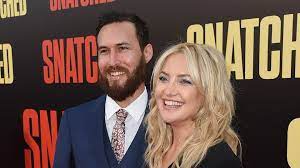 Kate hudson just announced she's pregnant with her and danny fujikawa's first child, and it's a girl. 2xr8amotb25ram