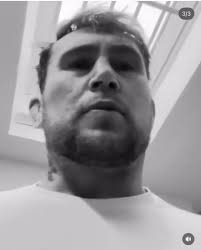 Tommy Fury s'est retiré par peur des coups de pied de Darren Till. Un  nouvel exemple que le MMA est supérieur à la boxe.