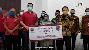 Informasi lowongan pekerjaan kabupaten jombang terkini. Pt Sgs Sumber Graha Sejahtera Sampoerna Kayoe Jombang Menyerahkan Bantuan Apd Kepada Rsud Jombang Youtube