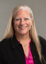 Kim Brady's Instagram, Twitter & Facebook