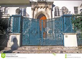 Literally dying over how stunning lady gaga is looking wearing vintage versace designed by the late master of fashion himself, gianni versace. Tore Zum Ehemaligen Haus Von Gianni Versace Im Sudstrand Miami Beach Florida Stockfoto Bild Von Nord Zustande 52265998