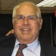 Dr. Carlos Lares Cordero Por: Fernando Sol Carlos Lares Cordero es un gran  amigo de mii familia, tiene 9O años y una mente brillante, y tiene una gran  familia, en la actualidad