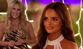 The seventh series comes after fans have waited over a year for a new series due to the pandemic but now, a fresh batch of young and. Love Island Final Caroline Flack Distracts Viewers With Outfit In 2019 Final Tv Radio Showbiz Tv Express Co Uk