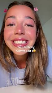 Elizabeth Kowalik's Instagram, Twitter & Facebook