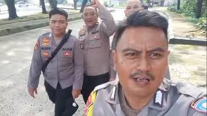 Polsek Citeureup_Polres Bogor_Polda Jabar, Piket Fungsi Polsek Citeureup  Polres Bogor Aipda Agus Gunawan dan rekan lainnya telah melaksanakan tugas  Pelayanan Publik melalui Kegiatan Pelayanan Publik ...