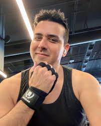 Back in the gym after two weeks off. Sometimes it's good to take a break  and come back focused & motivated!☺️