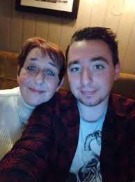 This is me & my best school mate 💔 we have both had our own battles with  cancer 😪 sadly he passed away October last year at the age of 45 😪💔