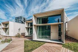 Photo 4 Of 5 In 5 Modern Prefabs That Can Be Installed In Under One Modern Modular Homes Prefab Homes Modular Homes