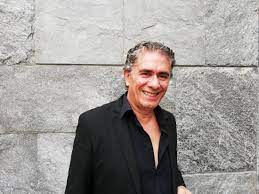 Dopo soli quattro anni, entra a far parte del corpo di ballo dell'ente romano come. Alfonso Paganini Solomente