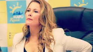 Joaquín lavín sale a la defensa de su esposa, cathy barriga. Hacen Bolsa A Cathy Barriga Por Intimas Imagenes Ella Salio A Responder