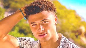And it's back for a season two, with an all new cast of flawless instagram models, who are supposedly all so goddamn gorgeous in real life that. Vrixk1pelk Jqm