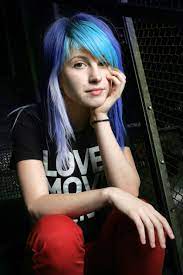 We provide easy how to style tips as well as letting you know which hairstyles will match your face shape, hair texture and hair density. Hayley Williams Hair By Helenaelhorr On Deviantart