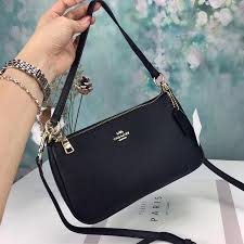 Top 10 thương hiệu túi xách nữ hàng hiệu được chị em tin yêu