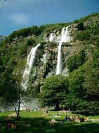 Doveva essere una domenica di relax e invece la gita alle cascate dell'acquafraggia, in val bregaglia, in provincia di sondrio, si è trasformata in tragedia. Cascate Dell Acqua Fraggia Piuro Aktuelle 2021 Lohnt Es Sich Mit Fotos Tripadvisor