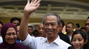 Prime minister tan sri muhyiddin yassin is scheduled to deliver a special address to the nation at 2.30pm today on additional measures to mitigate the economic impact caused by the. Ditunjuk Jadi Pm Malaysia Ini Dia Sosok Muhyiddin Yassin
