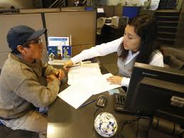 Aproximadamente 98 mil pensionistas por viudez que pertenecen al decreto ley 19990 se beneficiarán con un bono además, la oficina nacional de previsiones (onp) informó que este jueves y viernes se pagará el bono de 300 soles a los jubilados de la ley 19990. Jubilados De La Ley 19990 Y 18846 Piden Ser Incluidos En Bono Familiar Edicion Correo