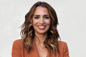 Ashley Garry's Instagram, Twitter & Facebook