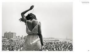 James dean walks down broadway, his collar turned up, his shoulders hunched against the drizzle. Amazon Com Dennis Stock 9783791349510 Corbijn Anton Books