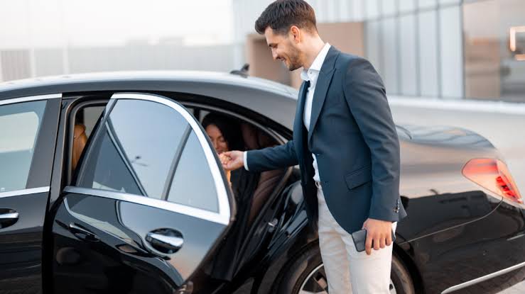 Cost Vs. Value: Is A Corporate Chauffeur Service In London Worth It? - Rol  Drive