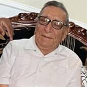 Roberto Landeros's Instagram, Twitter & Facebook