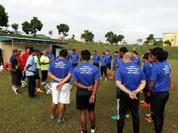 Raja mohamed firhad bin raja azidin (timbalan dekan hea fakulti sains sukan dan rekreasi uitm) dr. Kursus Lesen D Kejurulatihan Fam Perkongsian Pengalaman Bagaimana Untuk Sertai