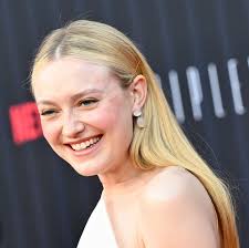 Dakota Fanning: Biography, Actor, Movies, Sister, Net Worth