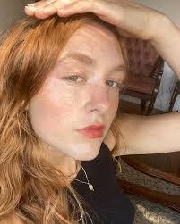 Bella White's Instagram, Twitter & Facebook