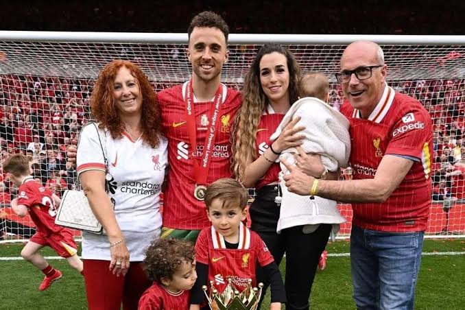 Diogo Jota's parents break down in tears after heartfelt tribute -  Liverpool Echo