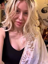 43 bi top eastern USA here. Looking to chat with other BI AMERICAN  MEN!!come get it, if you like what you see. 😈😈😈😈 message me. Thank  you!!😘🙂🙂😎