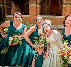 En effet, les futures élues ont une place de choix qu'il ne faut pas prendre à la légère. Robes De Demoiselle Dhonneur Vertes Robe Verte Bouteille Etsy