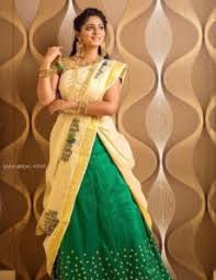 This saree has a shiny composure which gives out a very refreshing feeling to the overall saree. Onam Dress For Ladies 5 Evergreen Onam Styles For Women Fashion Suggest