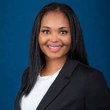 Kirsten Carter's Instagram, Twitter & Facebook